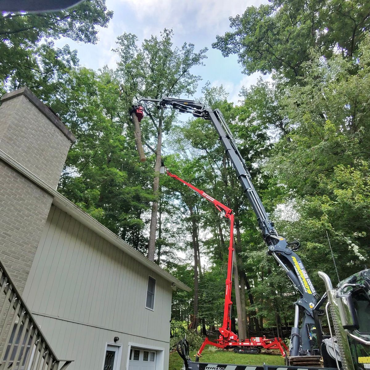 Arbor Pro&rsquo;s crew and equipment on a Central PA tree job